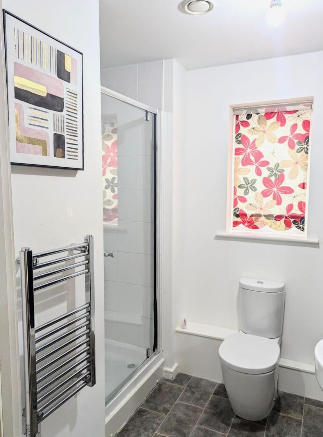 Apartment Lord Street With Free Parking & Wifi- Salford Uni, Victoria Station, Ao Arena Manchester